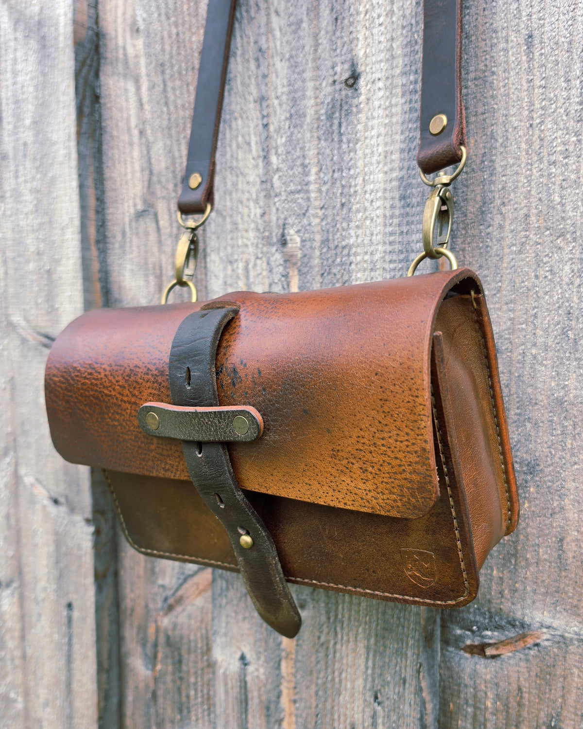 Umhängetasche "old saddle" groß