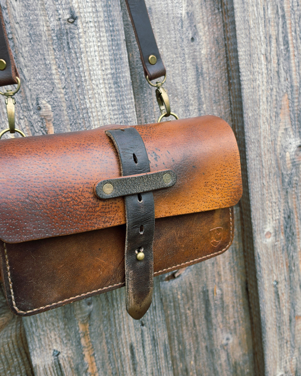 Umhängetasche "old saddle" groß