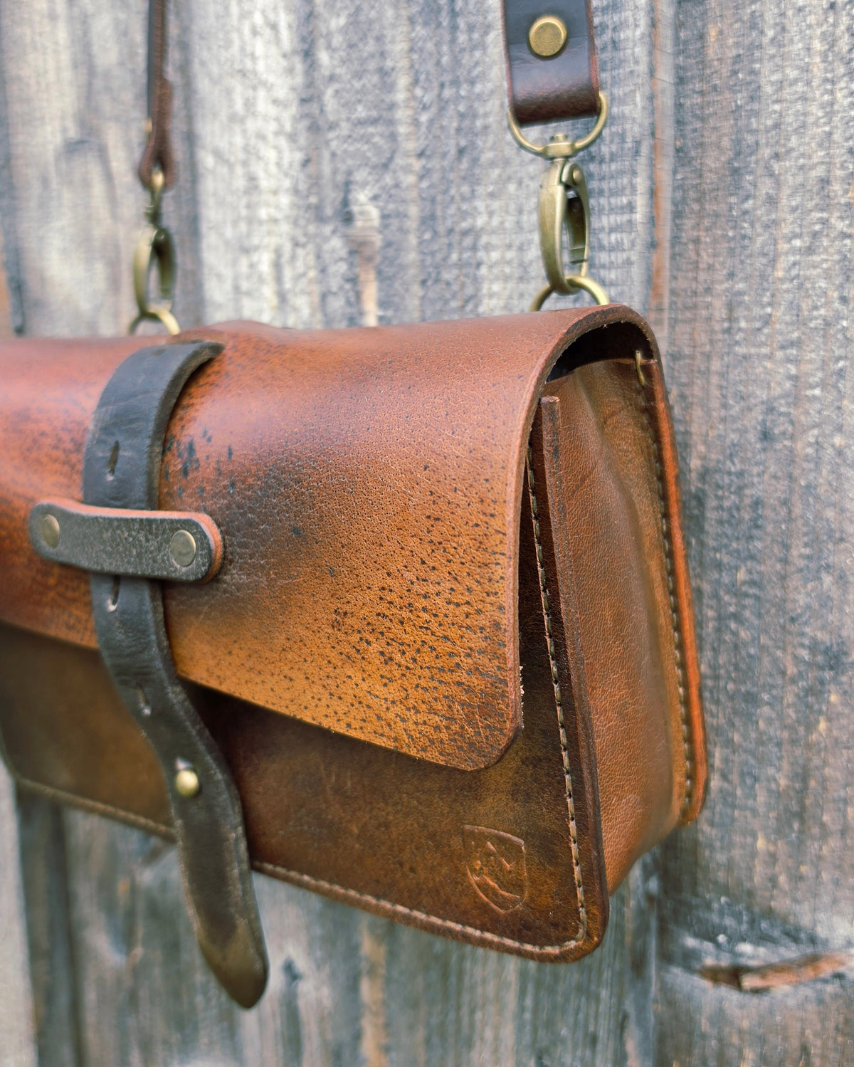 Umhängetasche "old saddle" groß