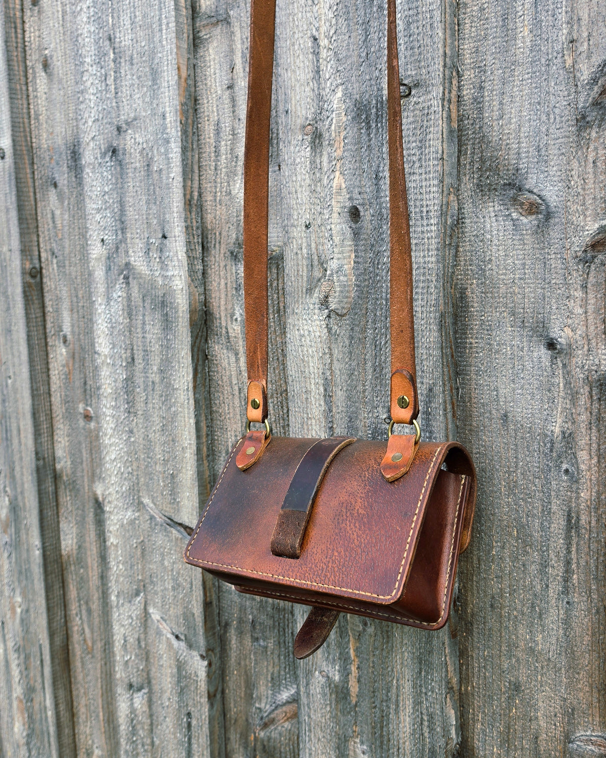 Umhängetasche "old saddle"